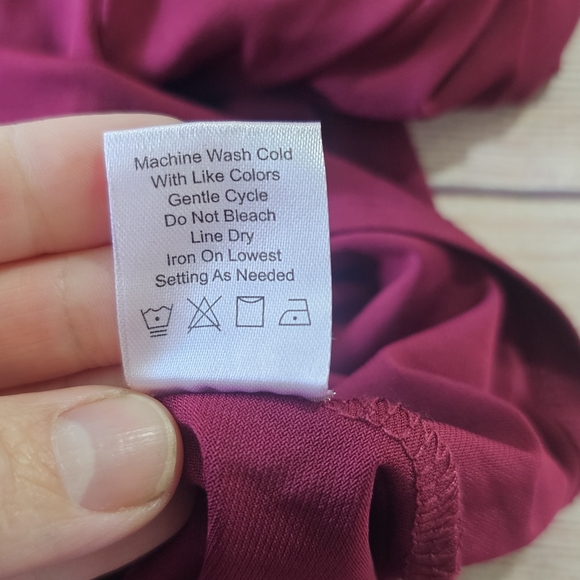 Tempted Hearts Burgundy Long Sleeve Cold Shoulder Lace Shirt Size Large - Picture 11 of 15